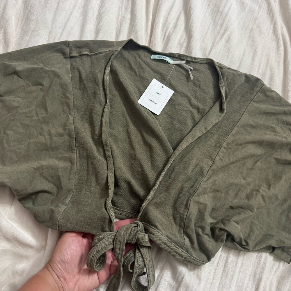 Urban Outfitters Kimchi Blue Cropped Plunge front tie top olive green XS new